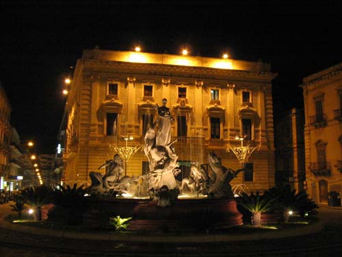 09  -  Diana op Piazza Archimedes  -  2004-11-29